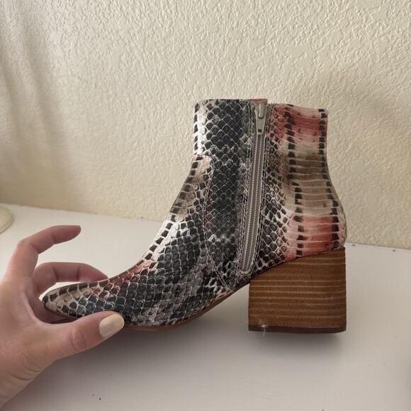 Korks Leyland Snakeskin Embosed Square Toe Western Booties - Picture 9 of 11